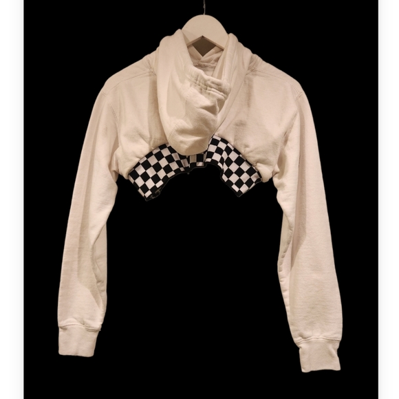 M8 CHECKERD WHITE HUGH HODDIE CROP ONE OF A KIND SWEATSHIRT. - Picture 2 of 8